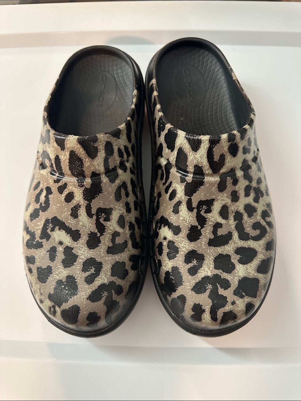 Oofos clogs